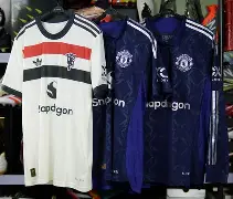 曼联客场逼平，球队状态有所回升的简单介绍